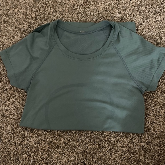 LuluLemon SwiftlyTech - Picture 1 of 2
